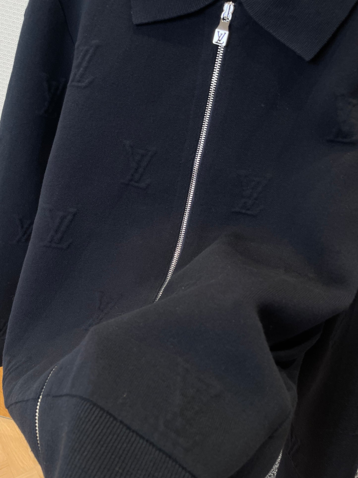 LOU ZIP CARDIGAN