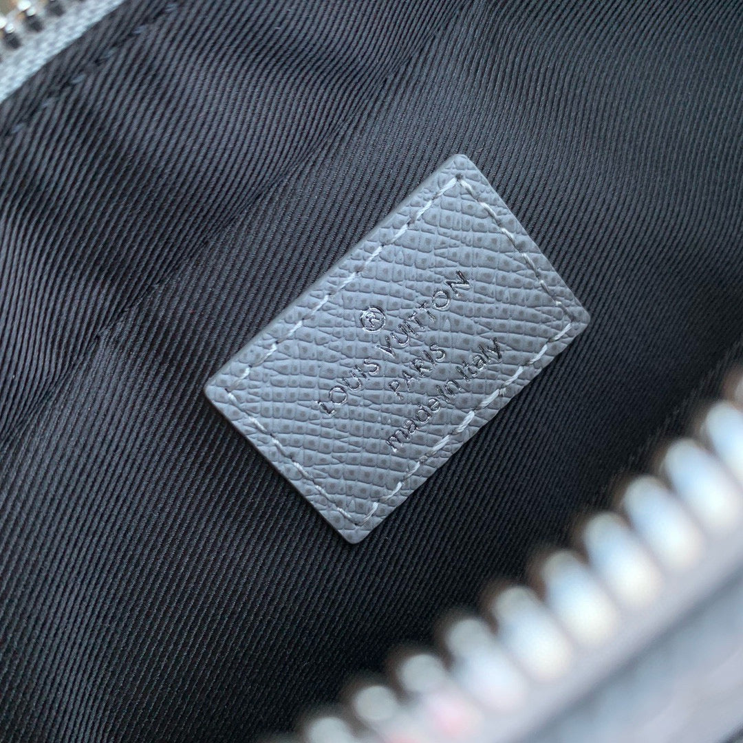 LOU AVENUE MESSENGER BAG