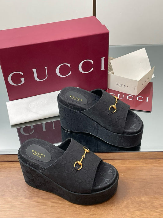 GG WEDGE SANDALS