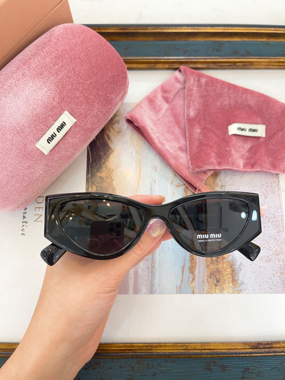 MIU M SUNGLASSES