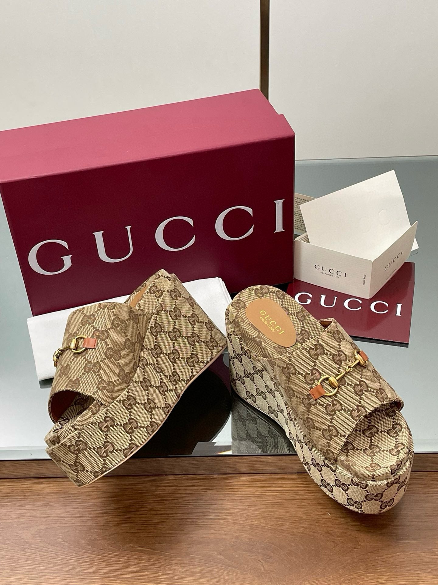 GG WEDGE SANDALS