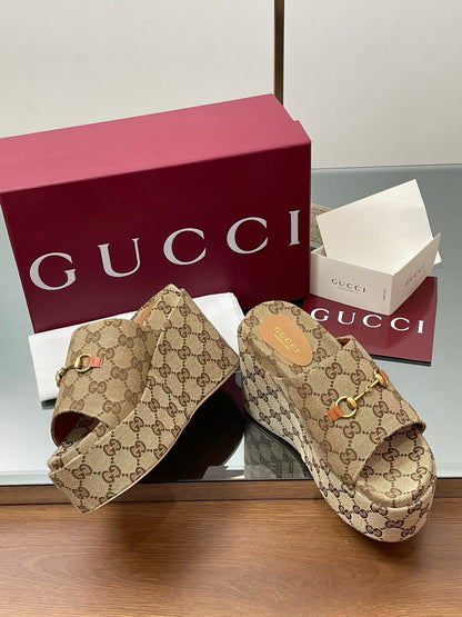 GG WEDGE SANDALS