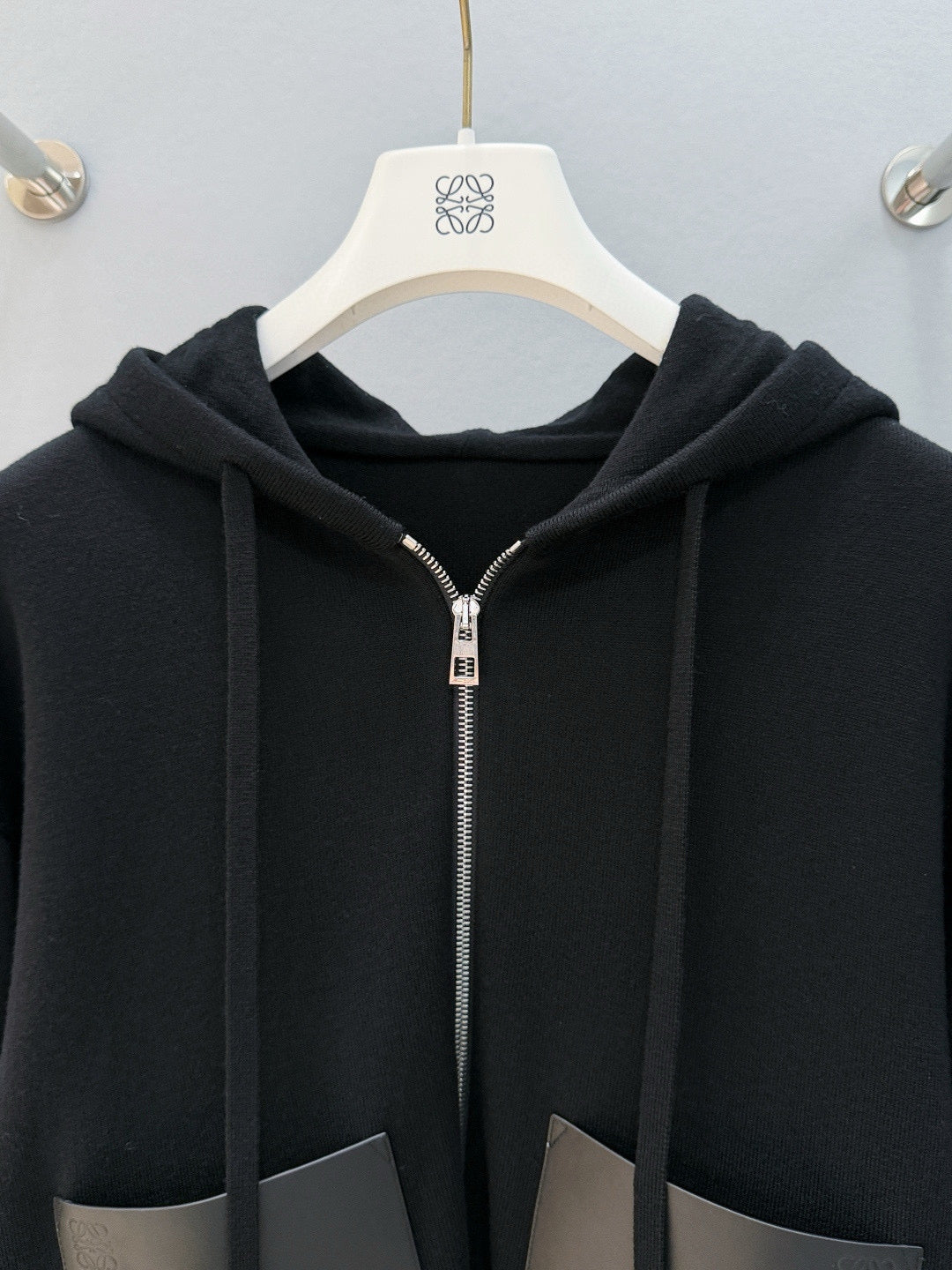 LOEW ZIP HOODIE