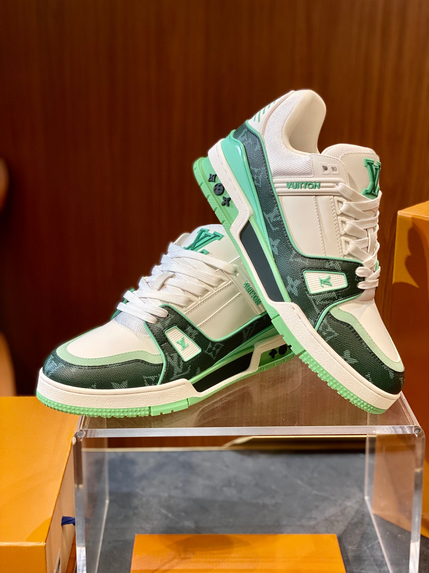 LOU TRAINERS