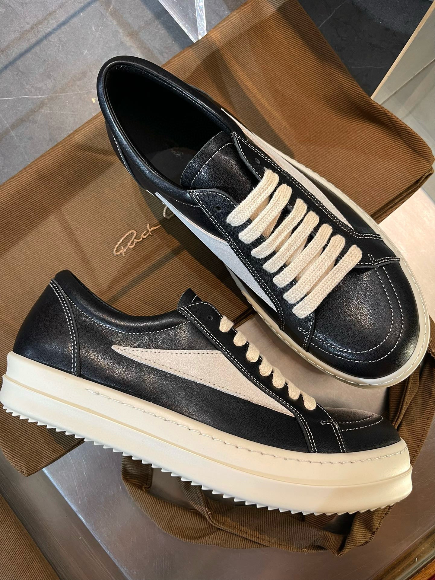 RICK O SNEAKERS