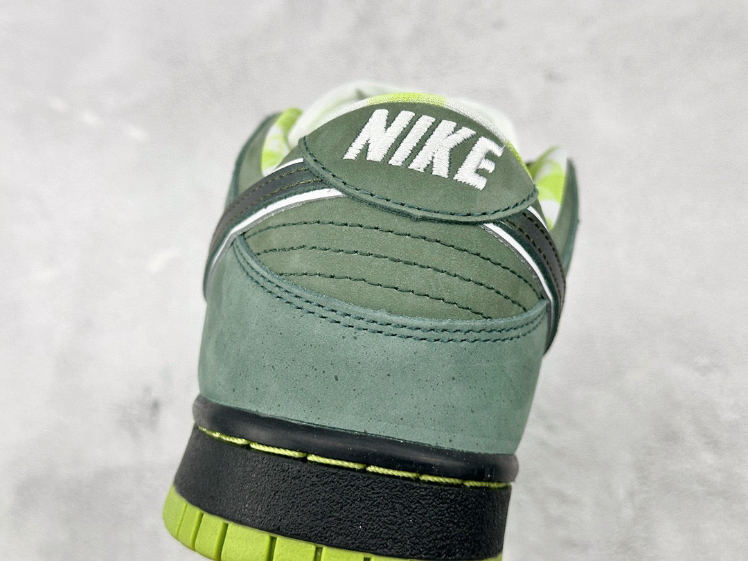 NIKE DUNK LOW GREEN LOBSTER