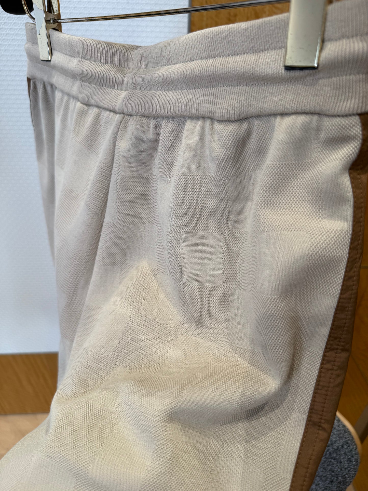 LOU SHORTS