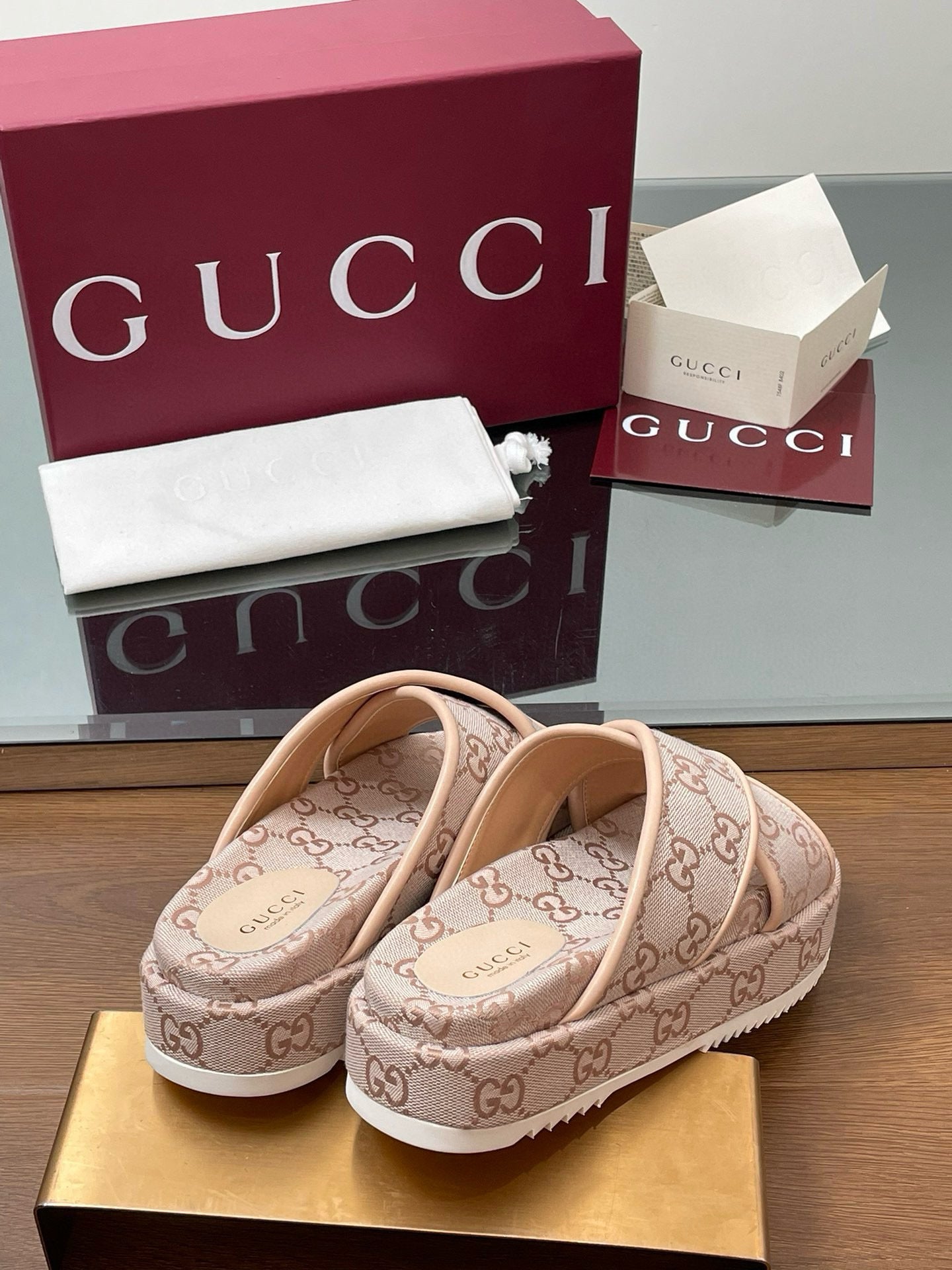 GG SANDALS