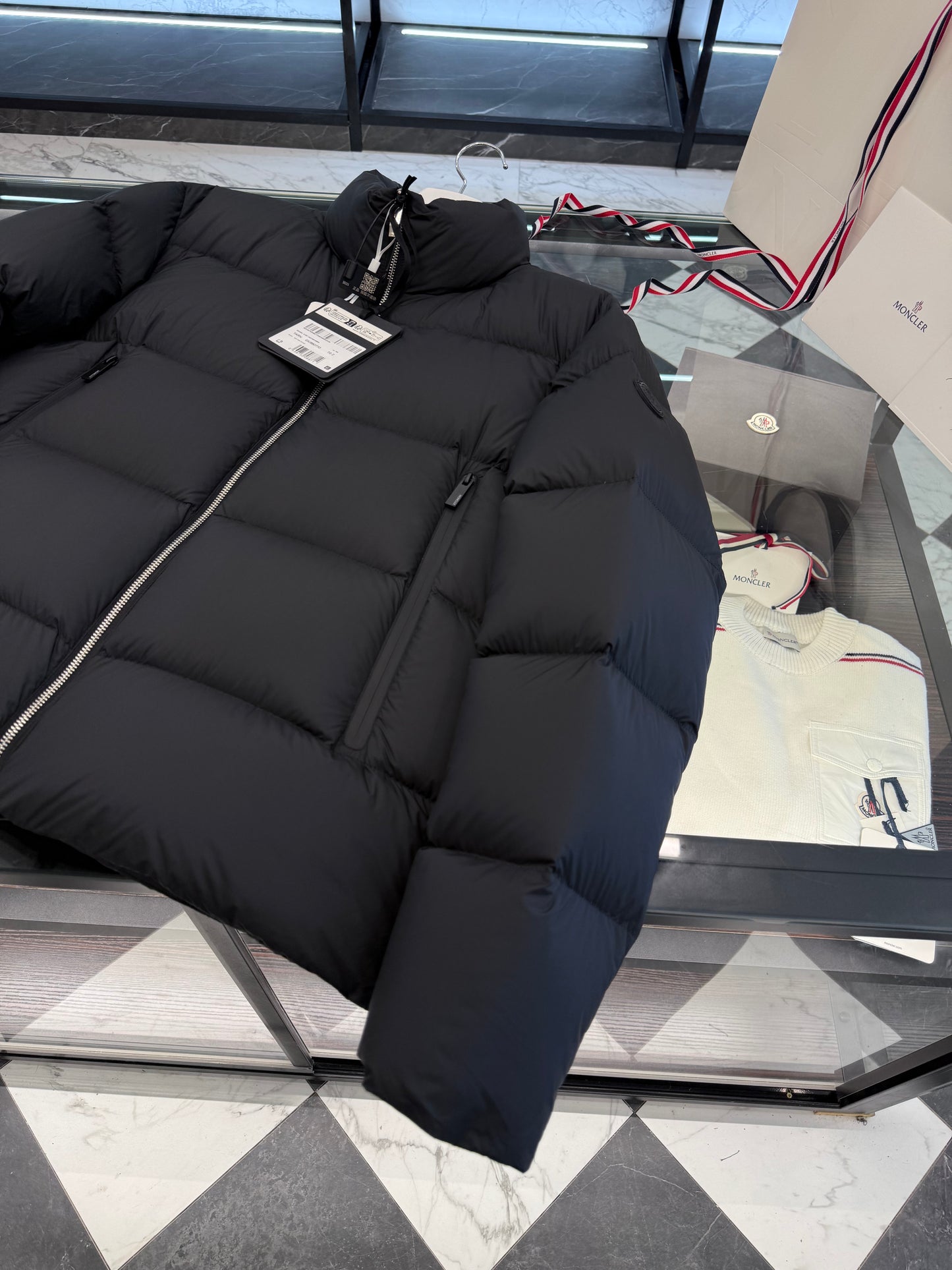 MONC TARN JACKET