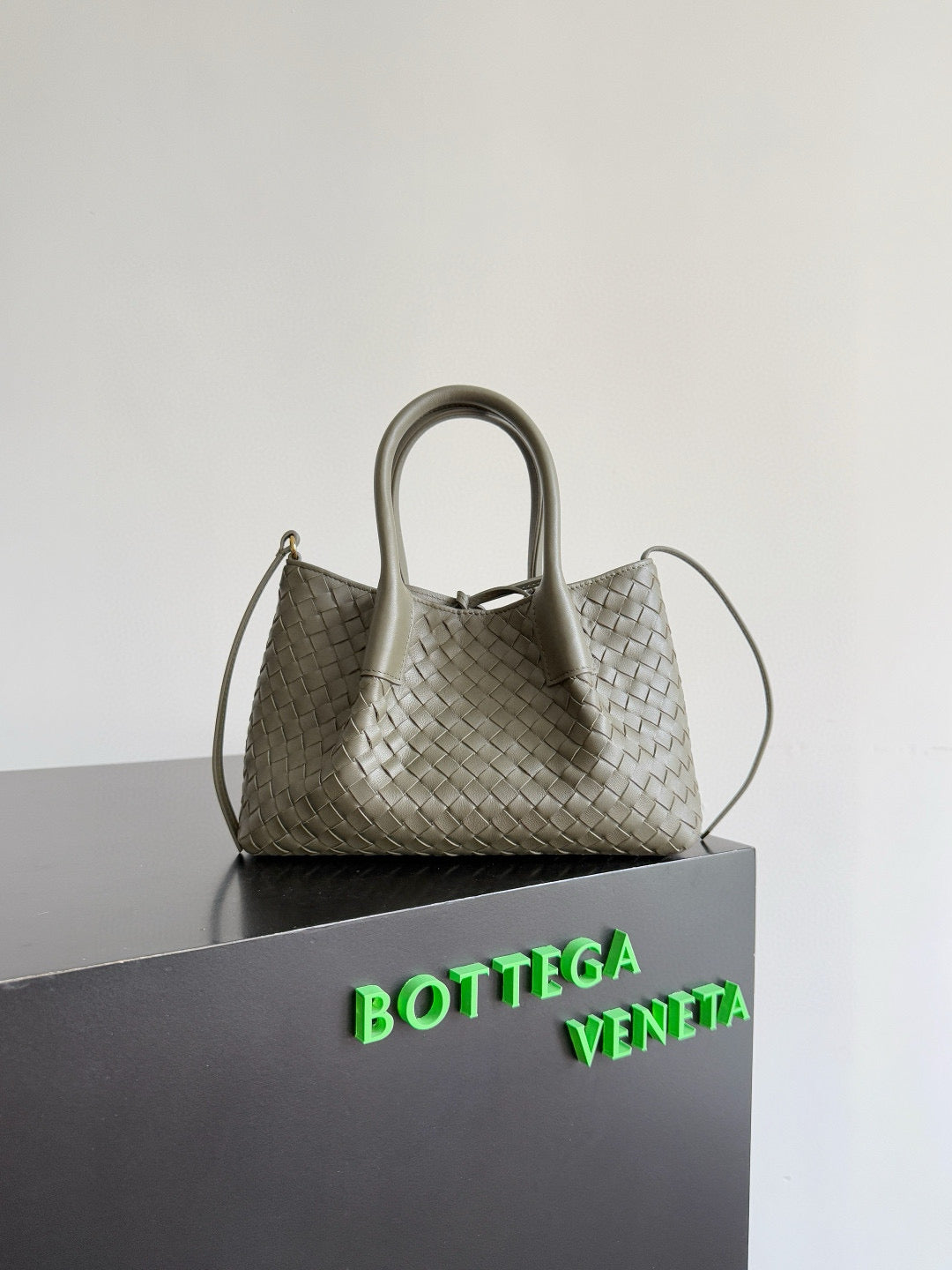 BOTT V SMALL PINACOTECA BAG
