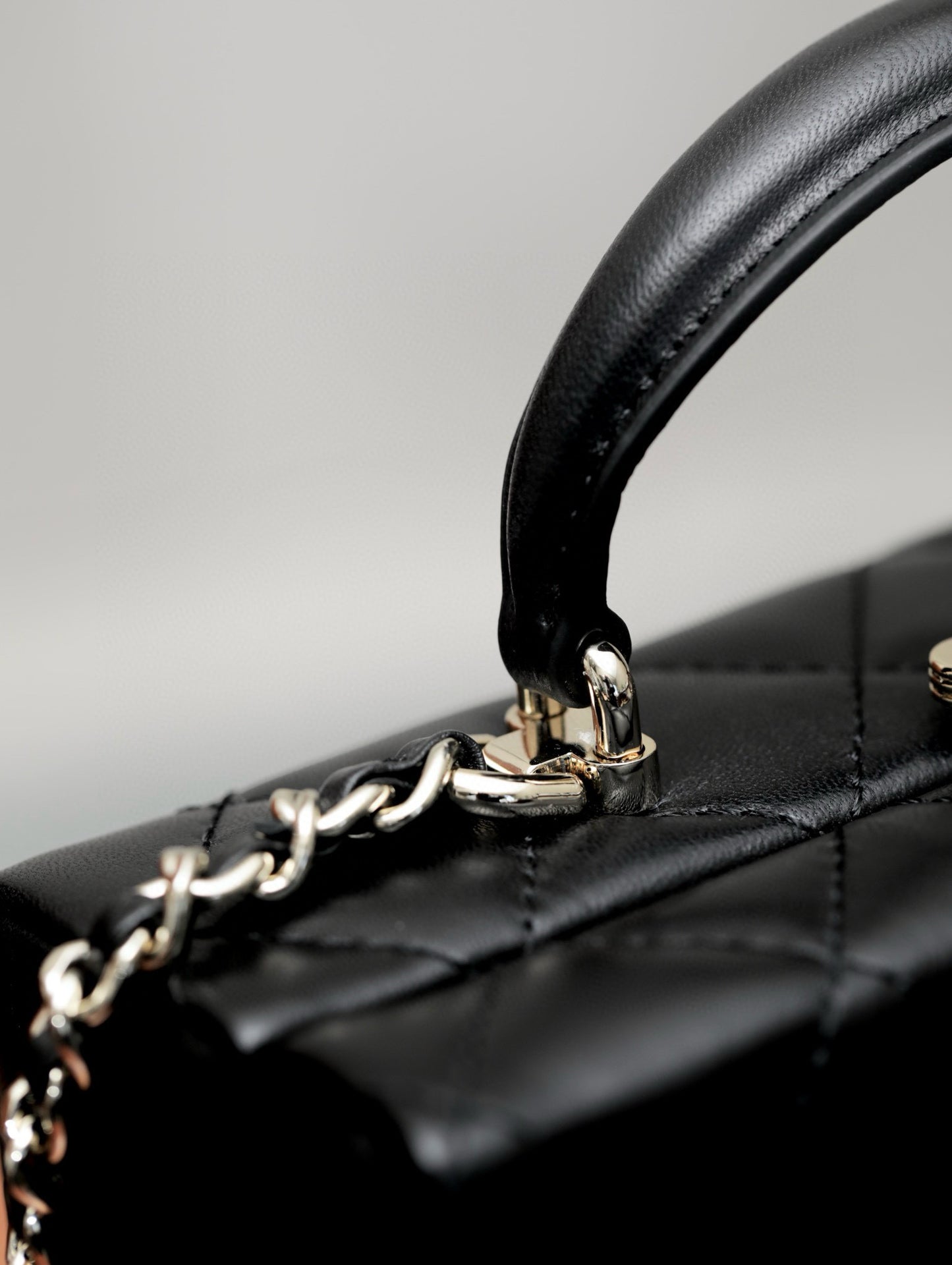 CC SMALL BOX CHAIN BAG
