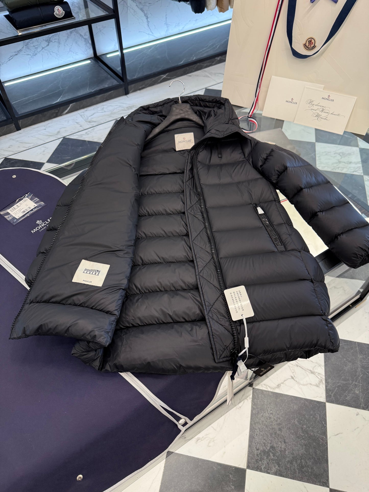 MONC SUYENNE COAT