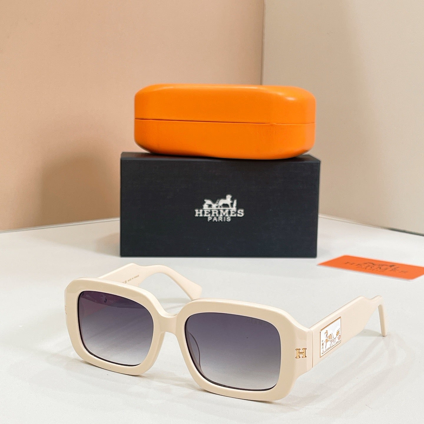 HERM SUNGLASSES