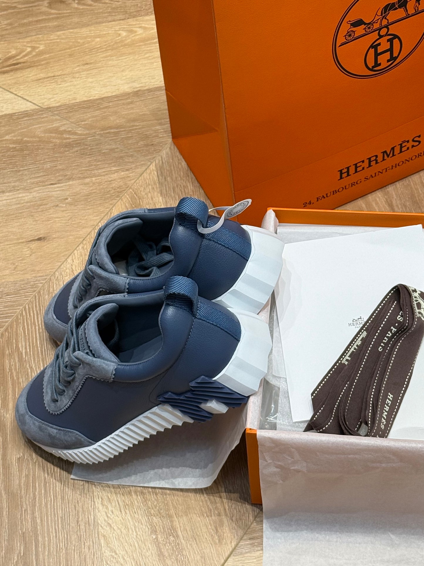 HERM BOUNCING SNEAKER