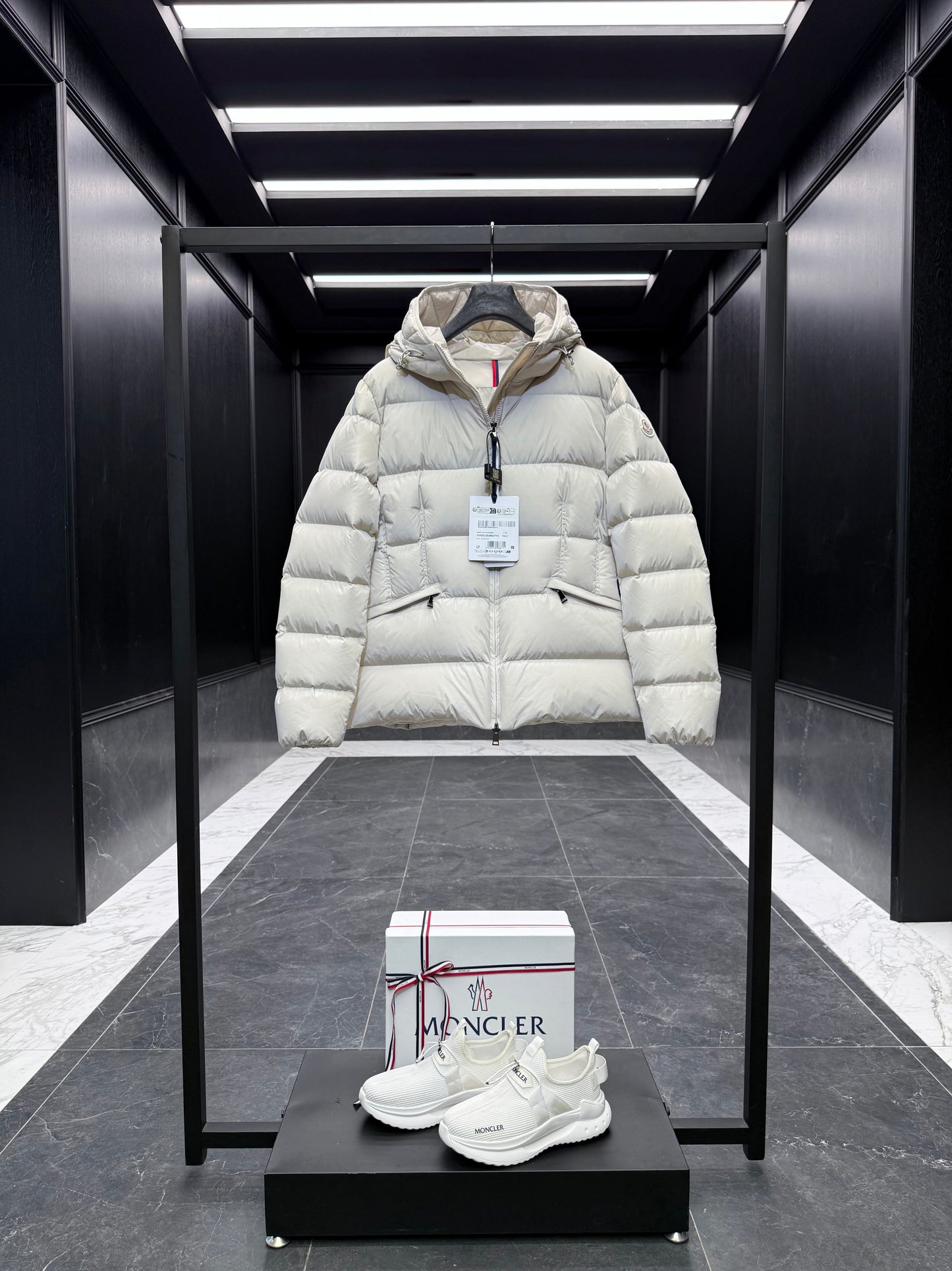 MONC AVOCE JACKET