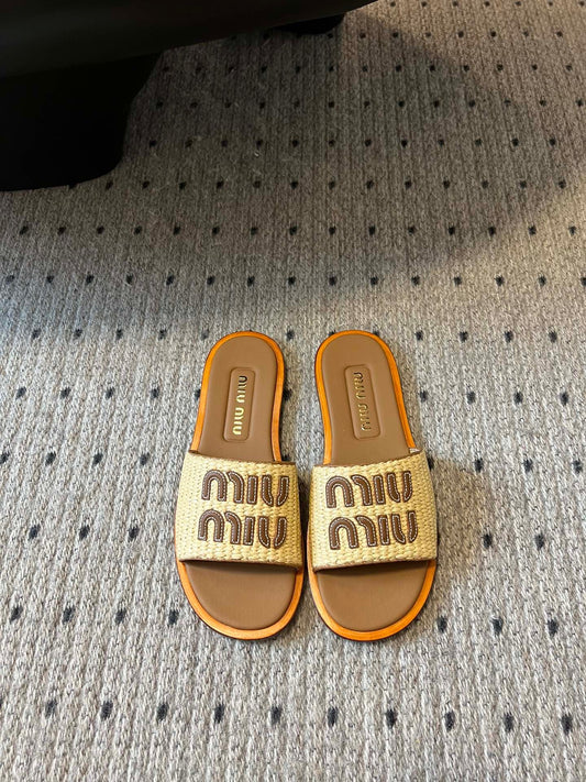 MIU M SLIDES