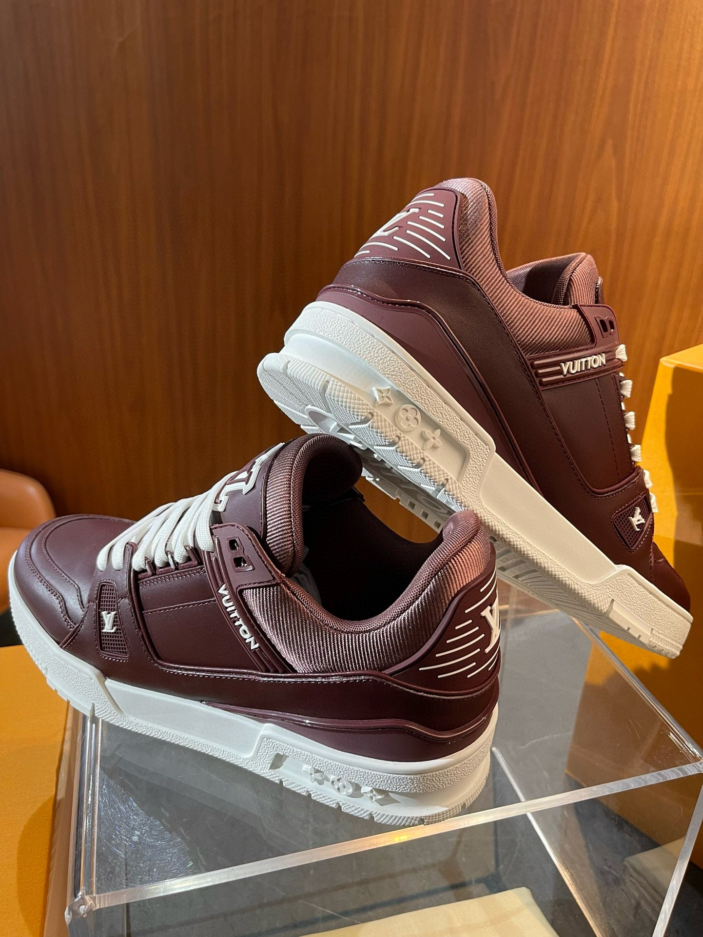 LOU TRAINERS