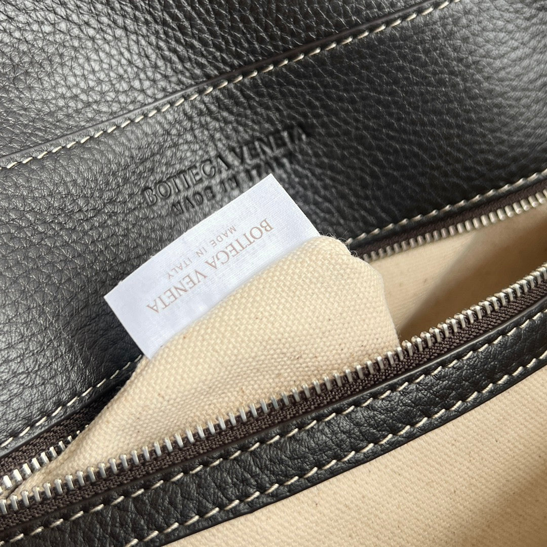 BOTT V SMALL ANDIAMO MESSENGER BAG