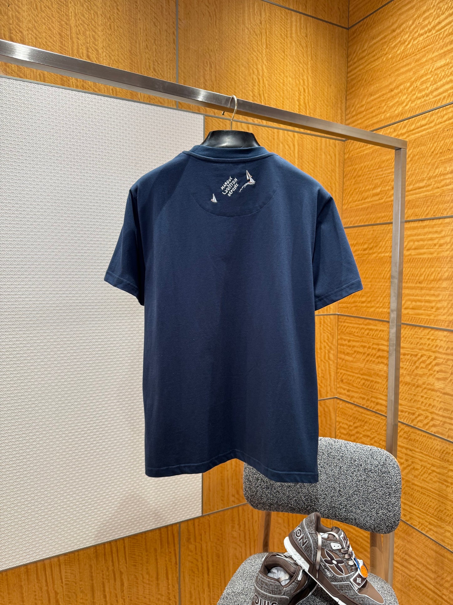 LOU T-SHIRT