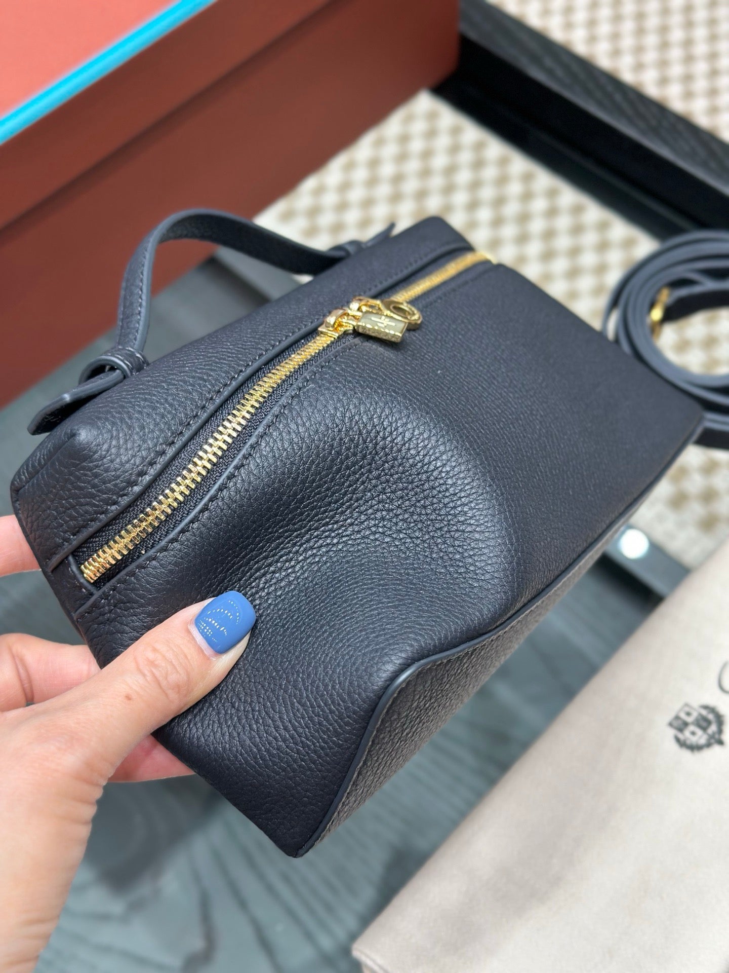 LORO P EXTRA POCKET L19 BAG