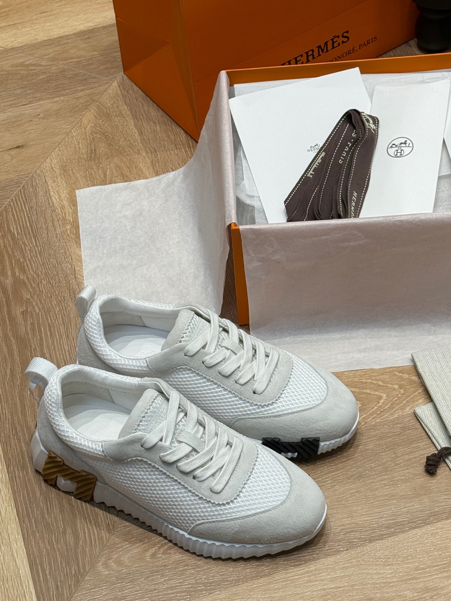 HERM BOUNCING SNEAKER