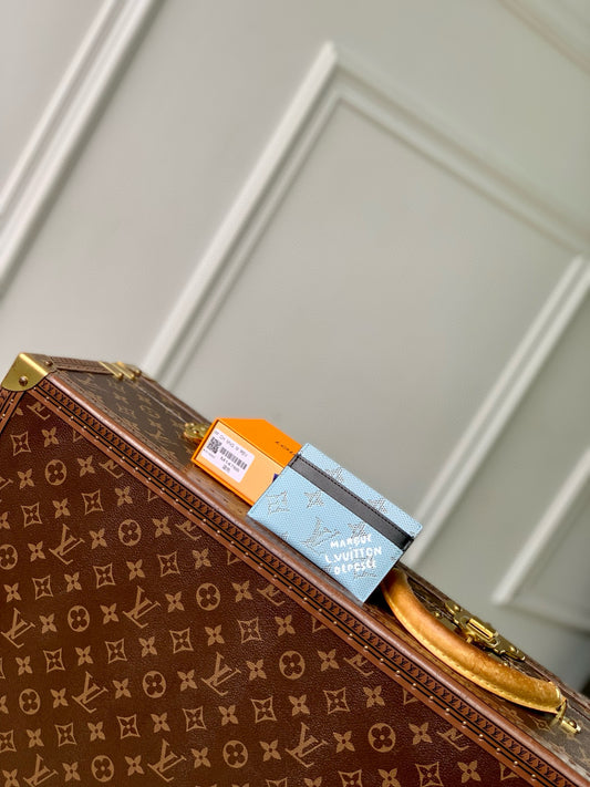 LOU CARD HOLDER