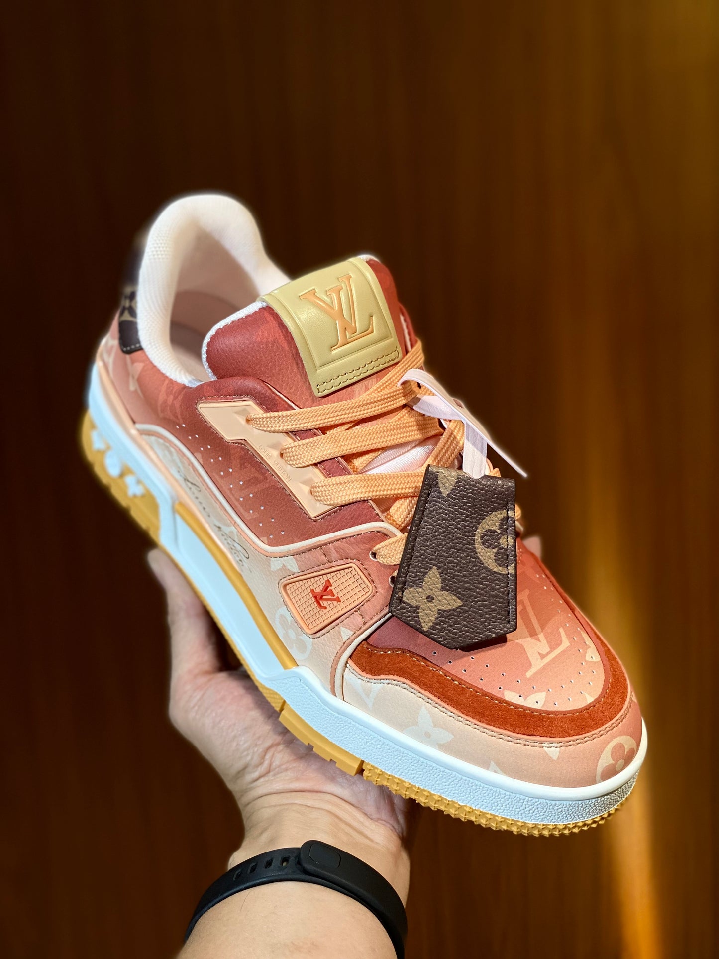LOU SNEAKERS