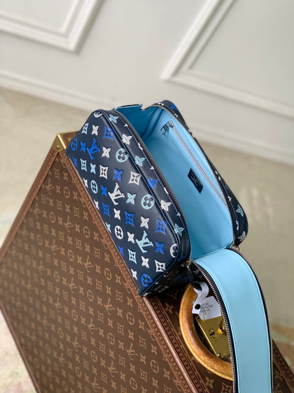 LOU DOPP KIT TOILETRY BAG