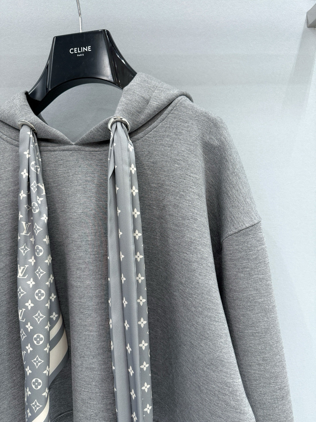 LOU ZIP HOODIE