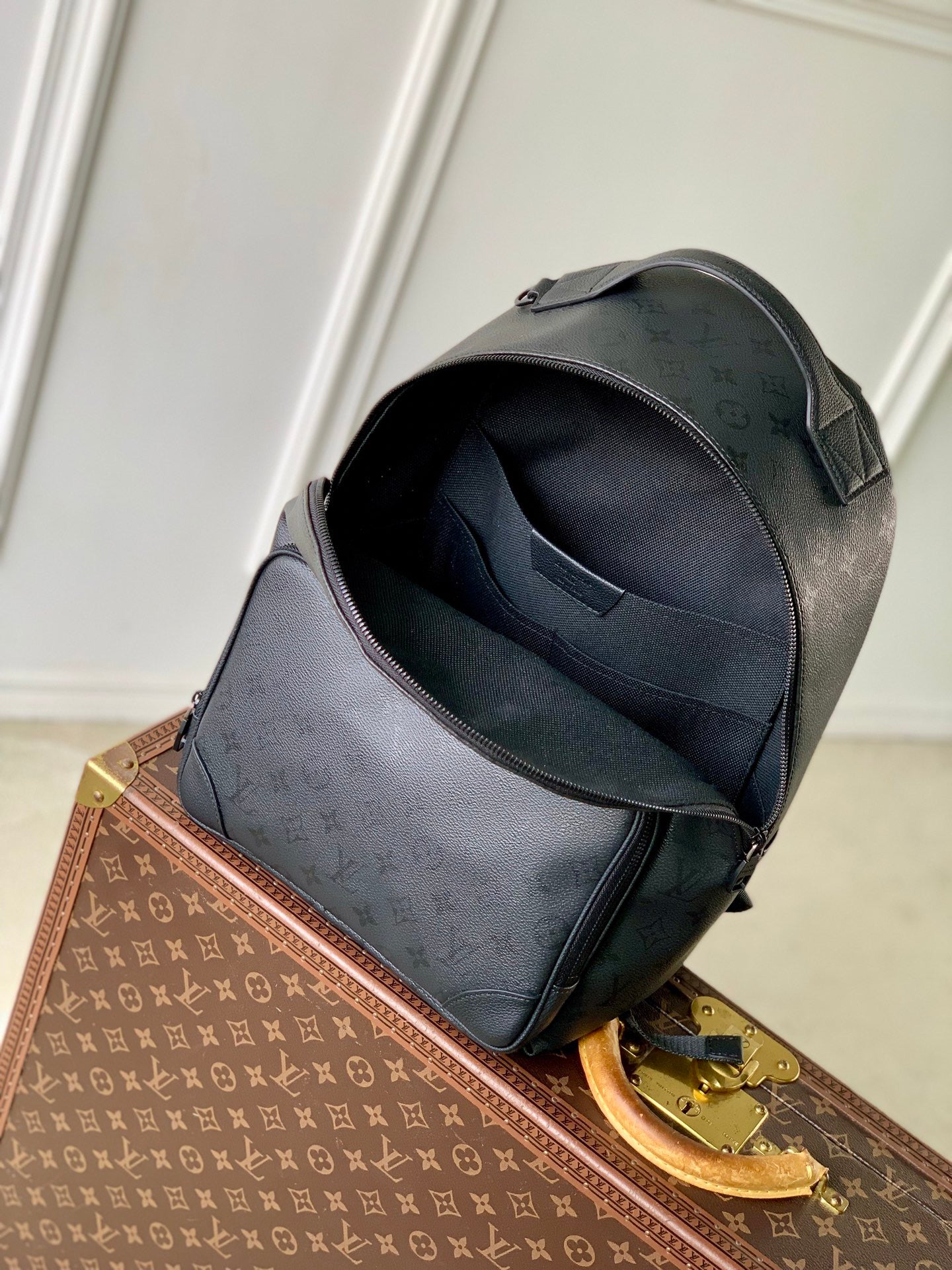 LOU DISCOVERY CARGO BACKPACK
