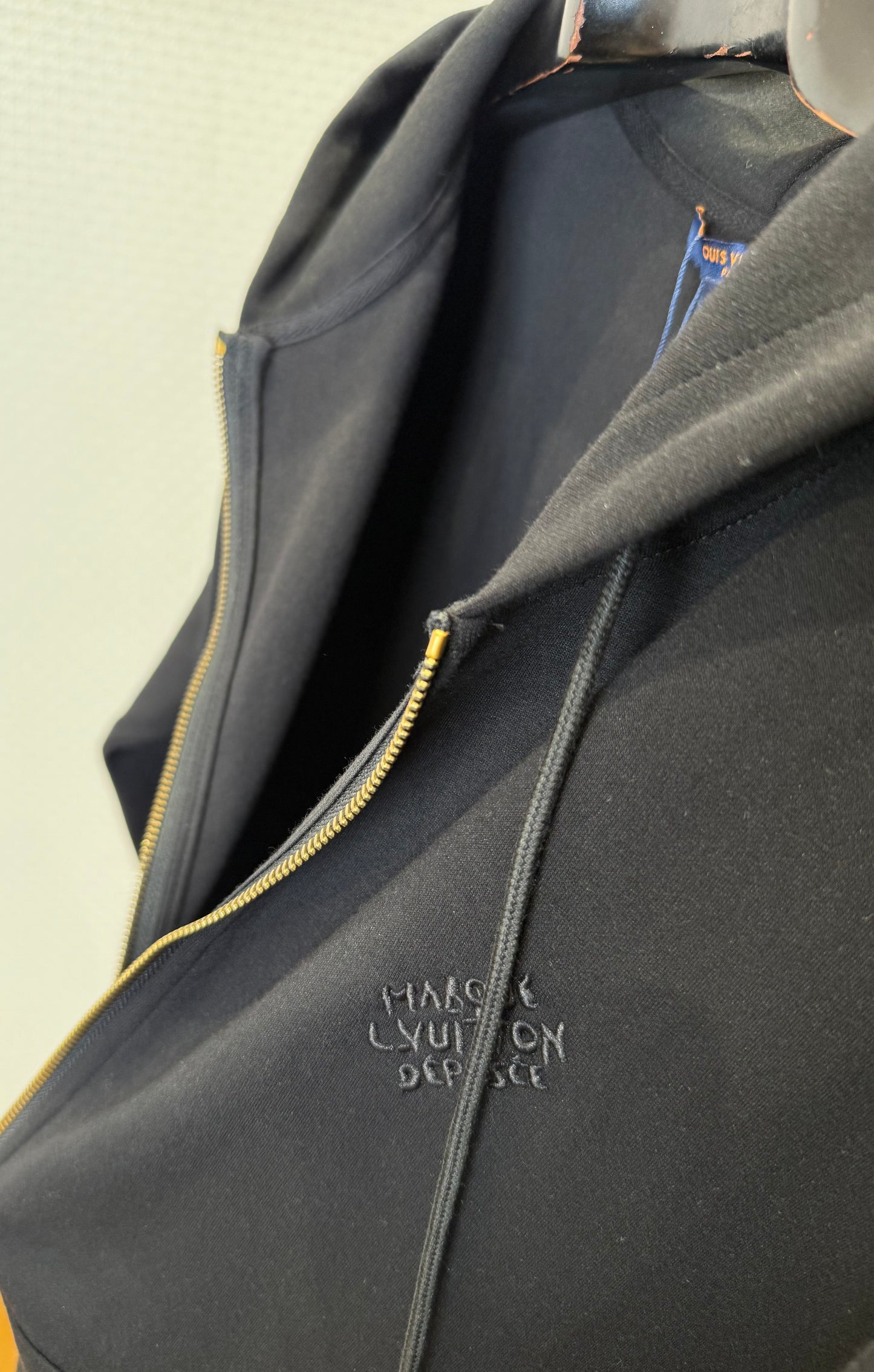 LOU ZIP HOODIE