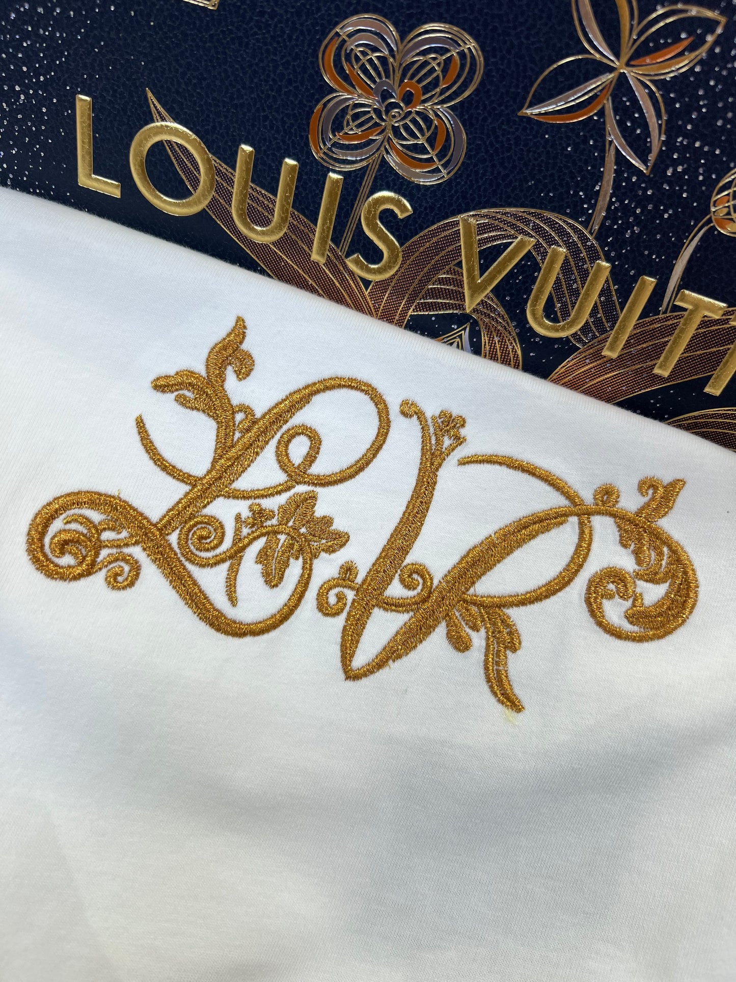LOU T-SHIRT