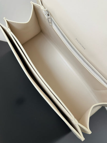 BAL MEDIUM CRUSH BAG