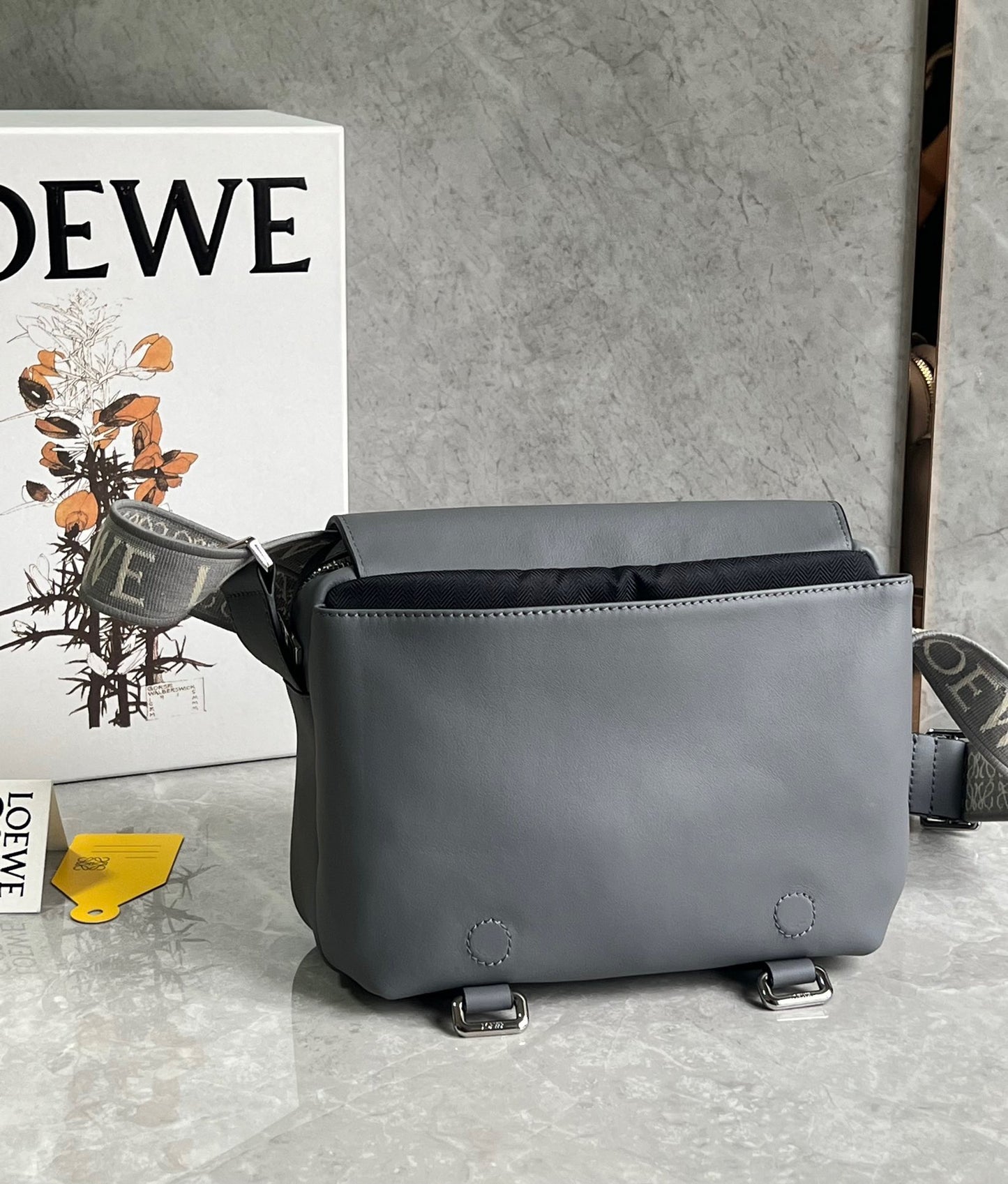 LOEW XS MILITARY MESSENGER BAG