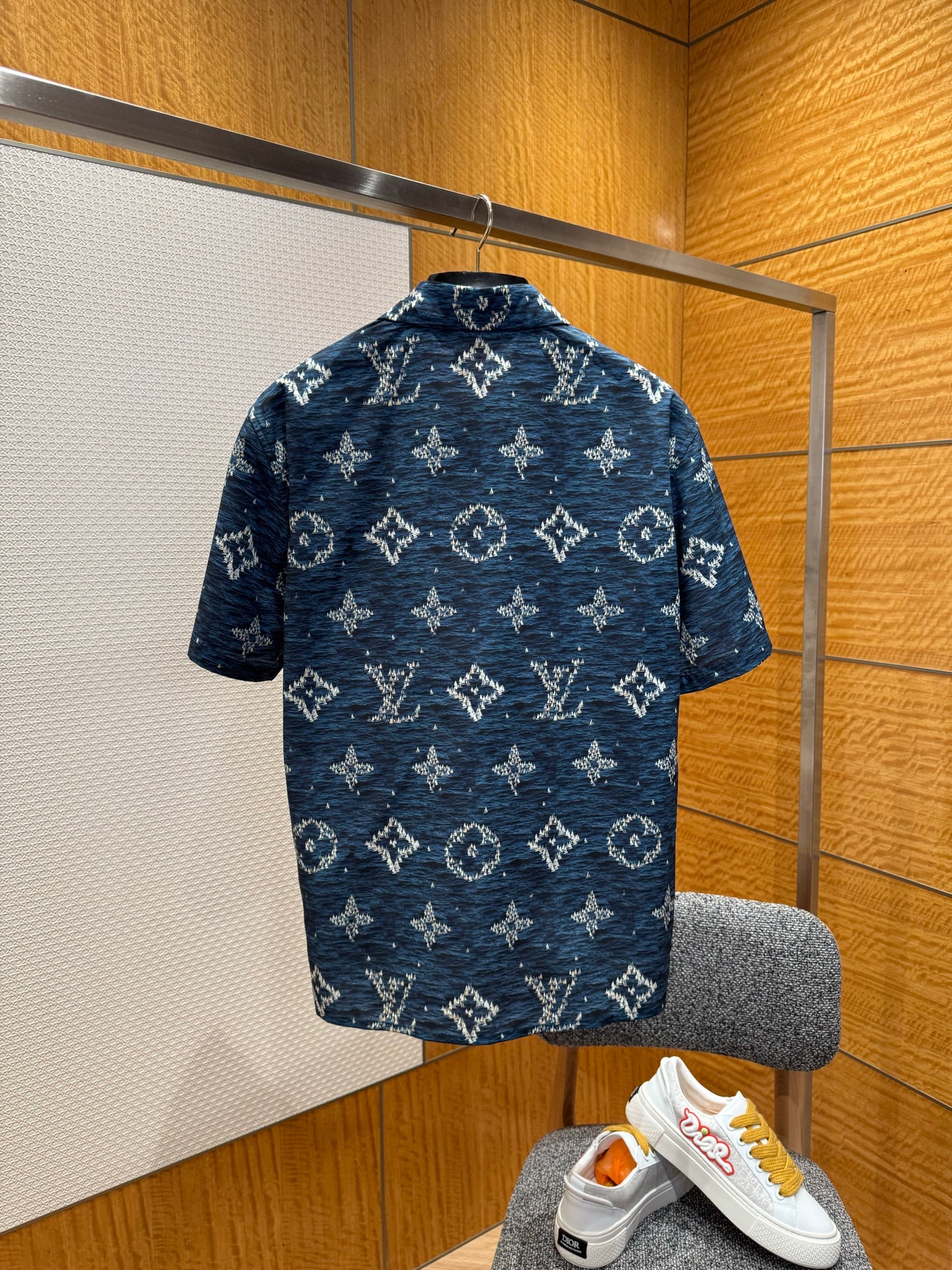 LOU SHIRT