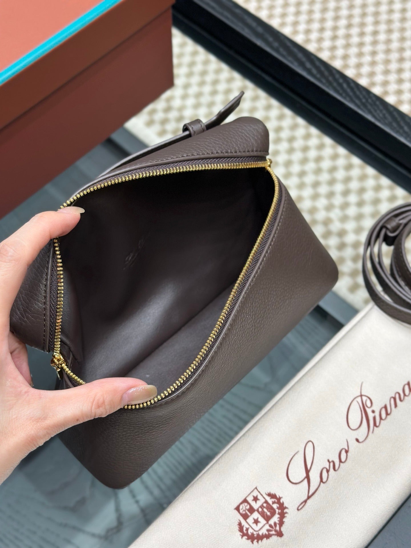 LORO P EXTRA POCKET L19 BAG