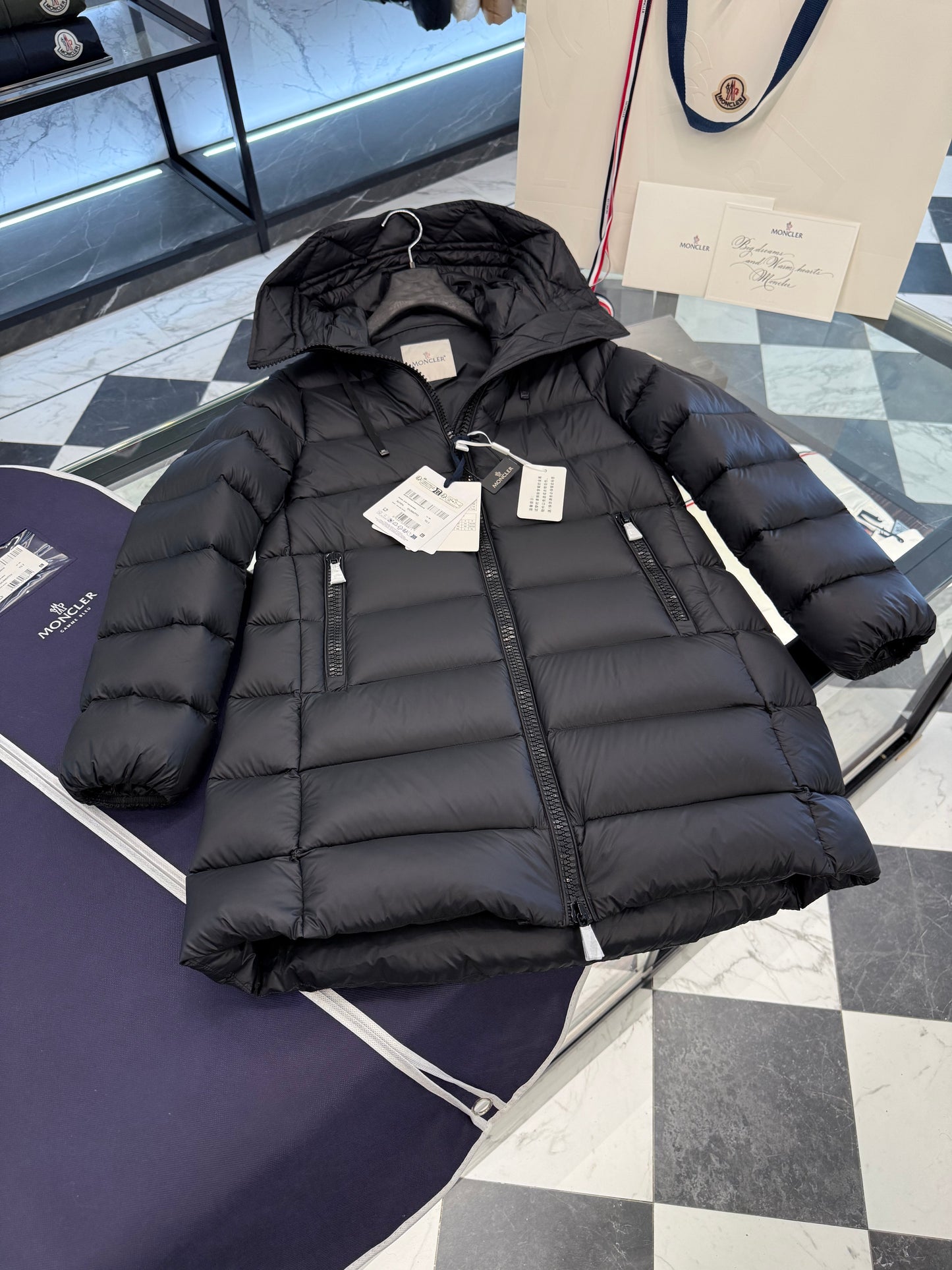 MONC SUYENNE COAT