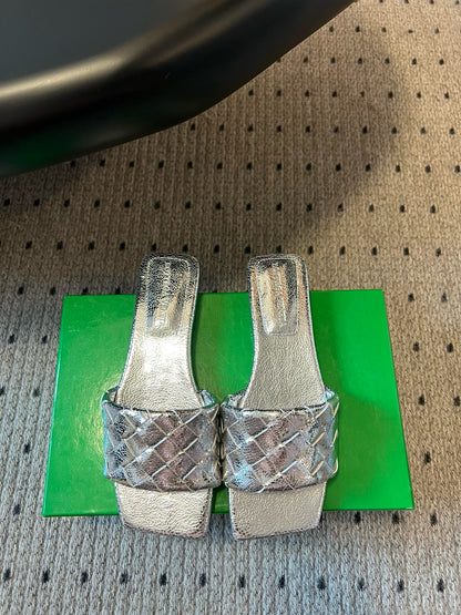 BOTT V SANDALS