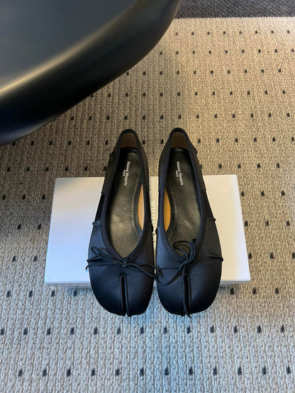 MAISON M TABI BALLET FLATS