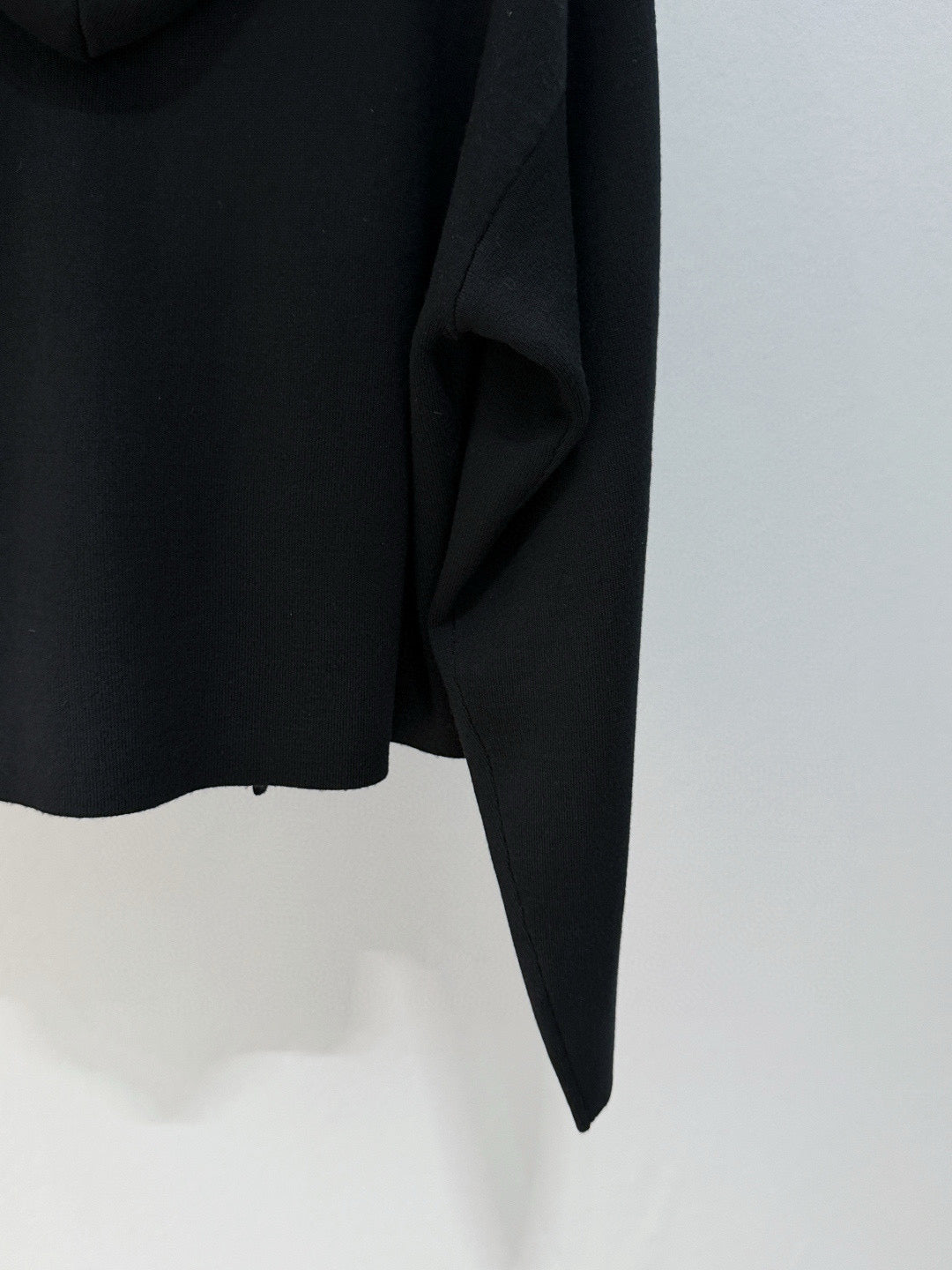 LOEW ZIP HOODIE