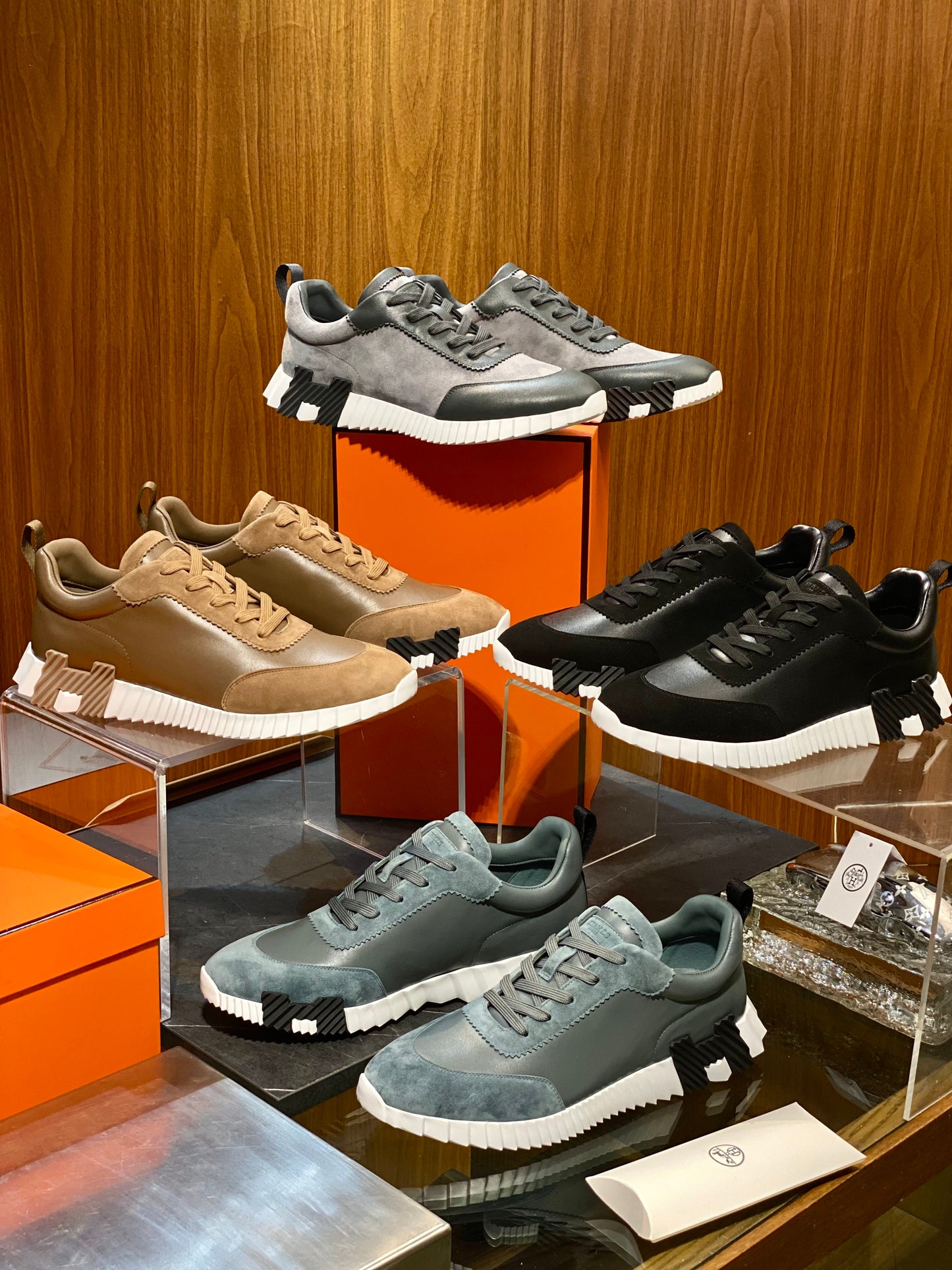 HERM BOUNCING SNEAKERS