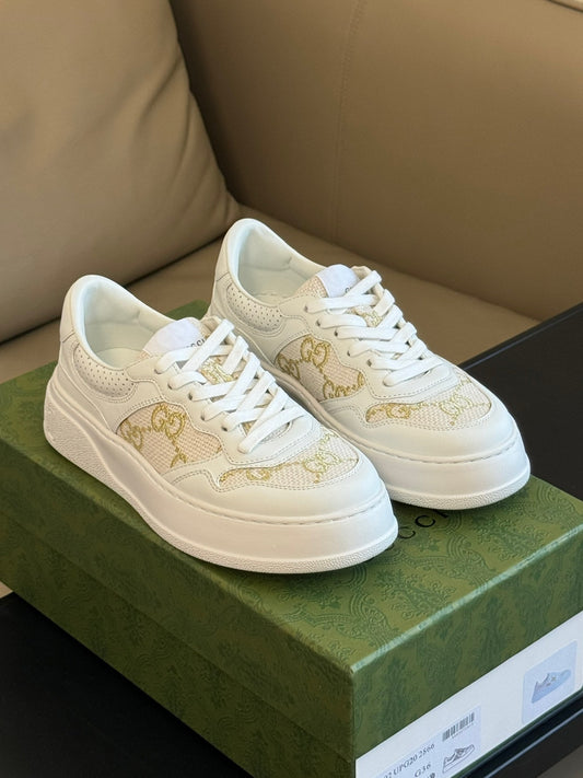 GG EMBOSSED SNEAKER