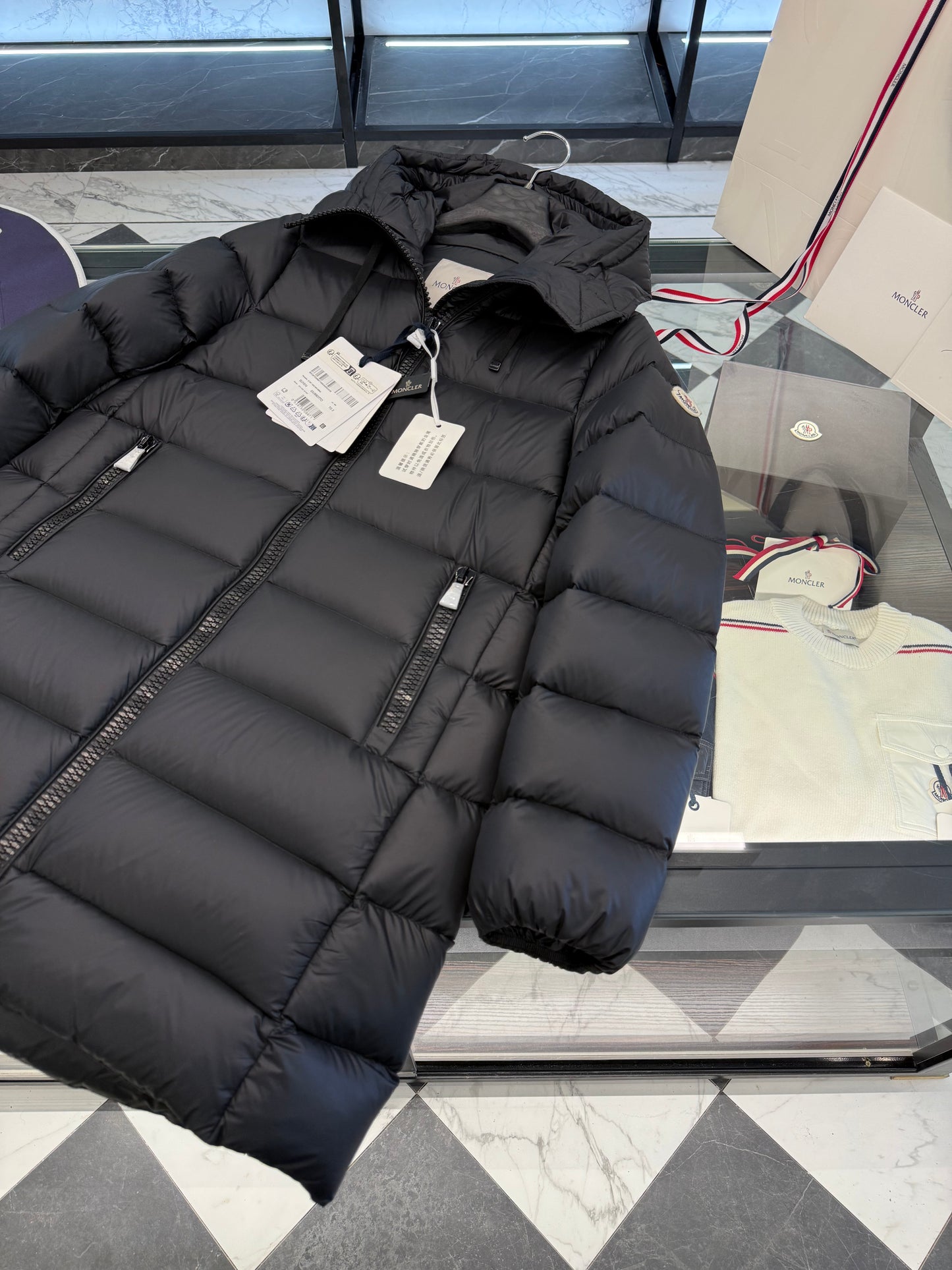 MONC SUYENNE COAT