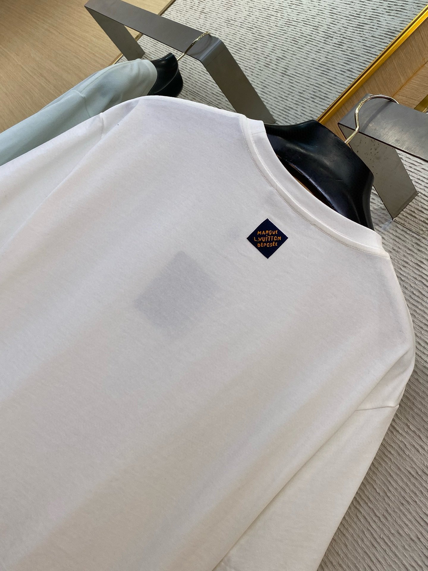 LOU T-SHIRT