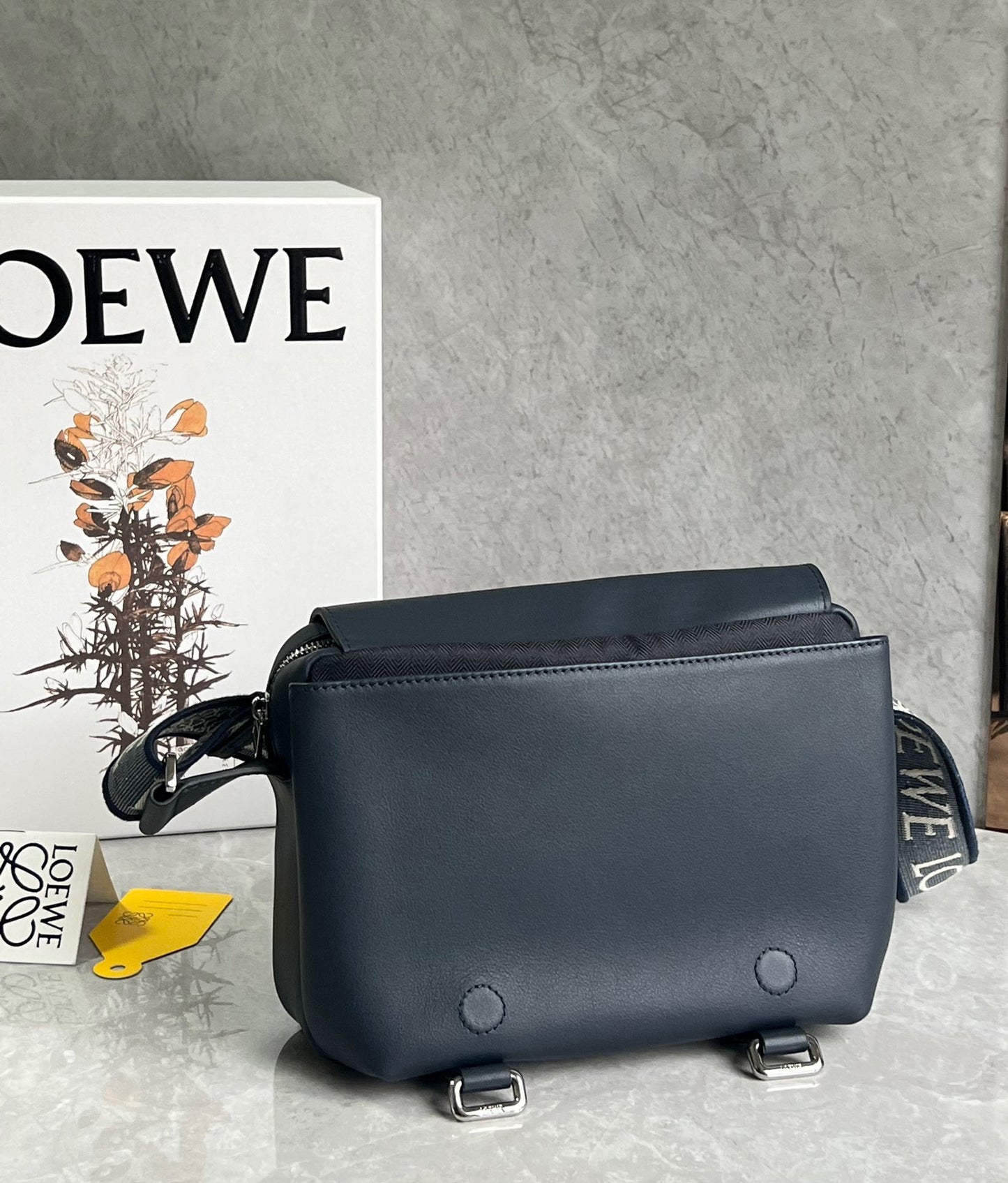 LOEW XS MILITARY MESSENGER BAG