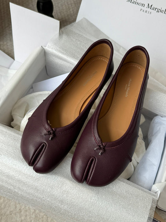 MAISON M TABI BALLET FLATS