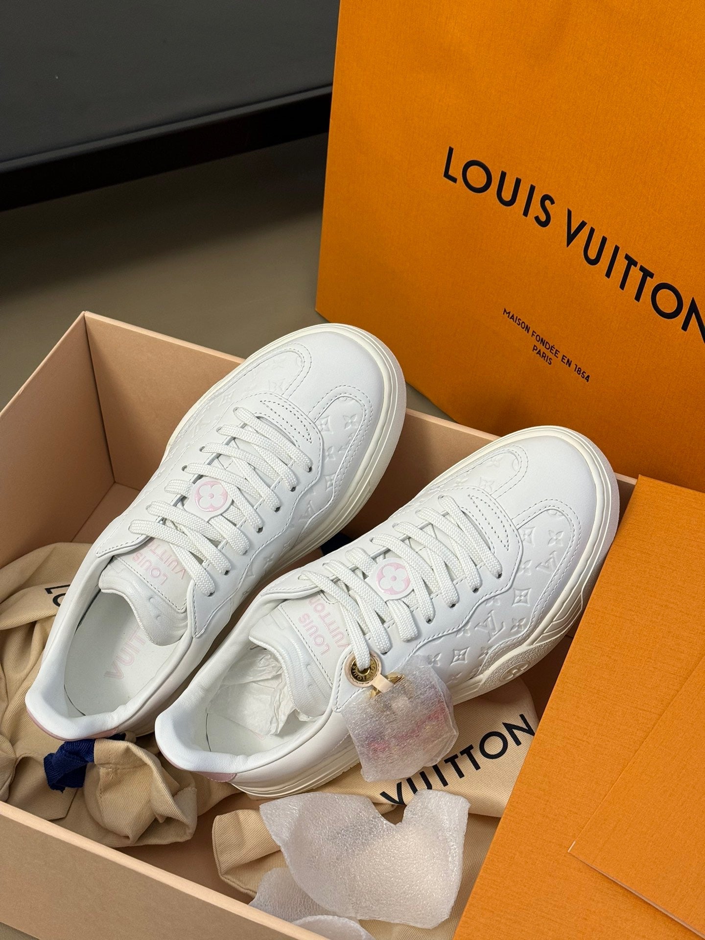 LOU TRAINERS
