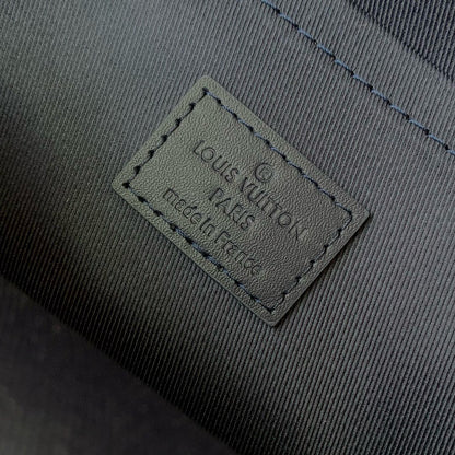 LOU PILOT SLINGBAG