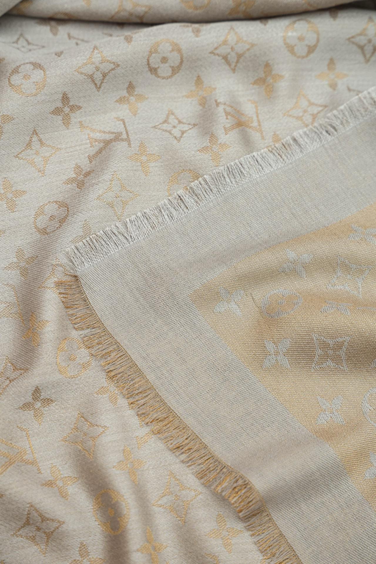 LOU SHAWL
