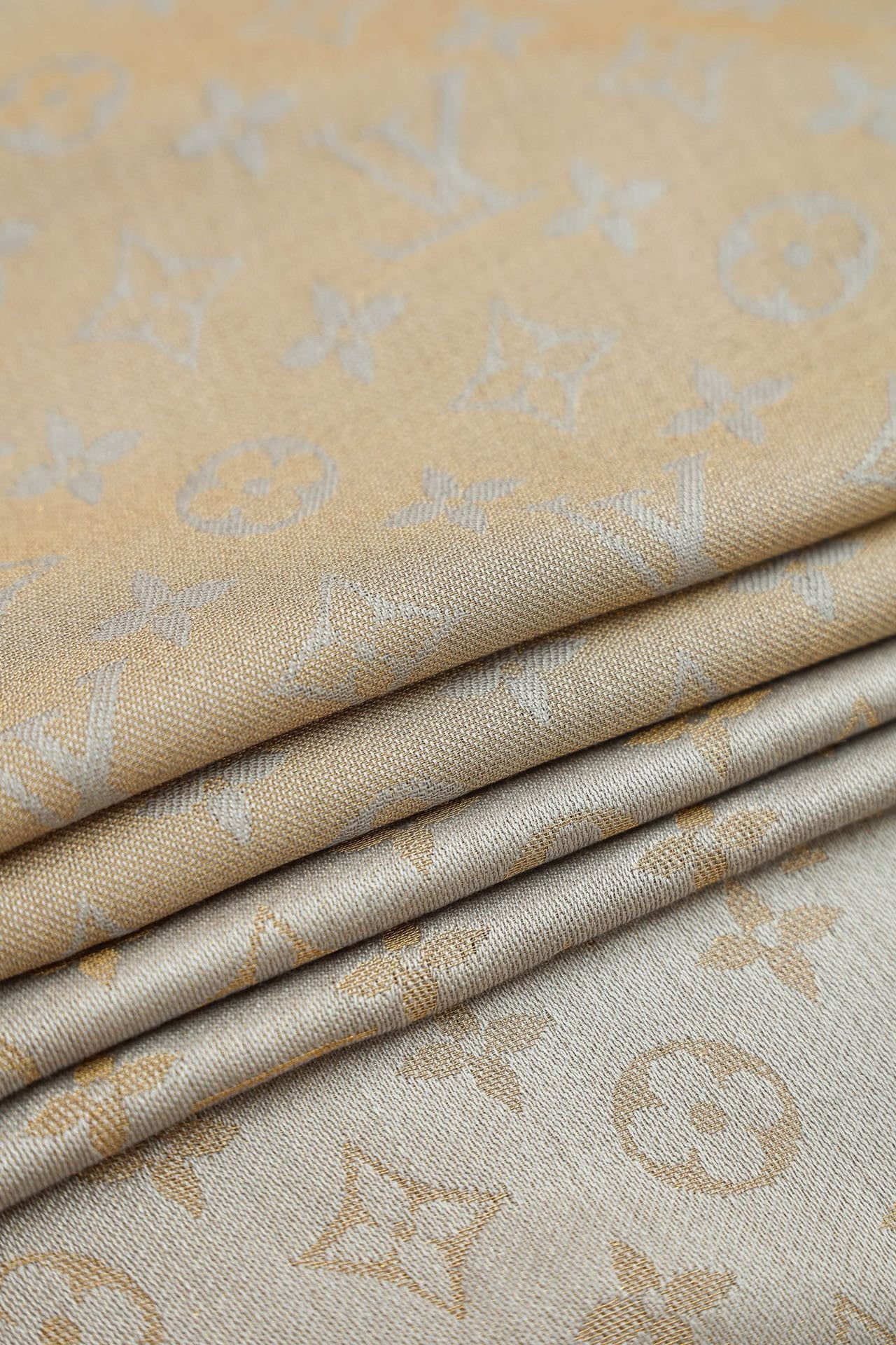 LOU SHAWL
